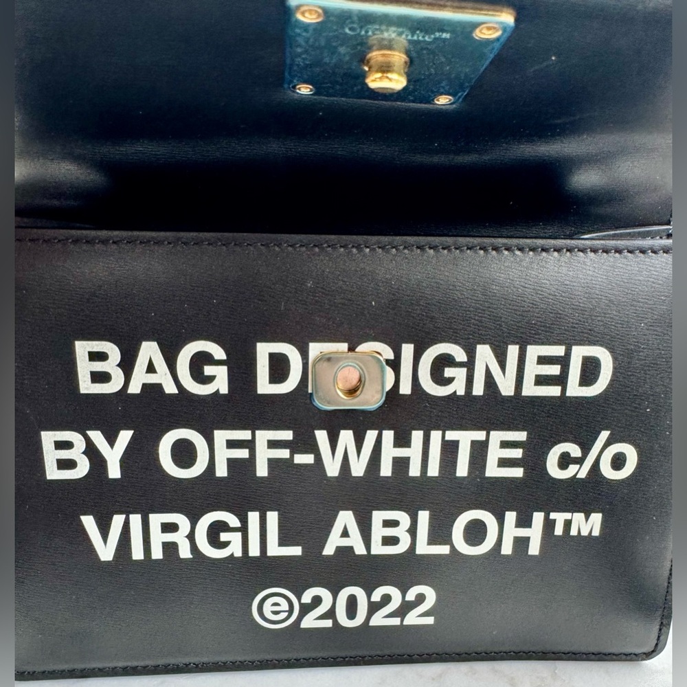 Off-White Virgil Abloh Bag [collectible] - Picture 3 of 9